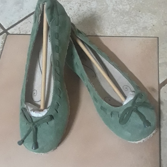 🎉SOLD❣2FOR1PRICEFlat Shoes - Picture 2 of 3